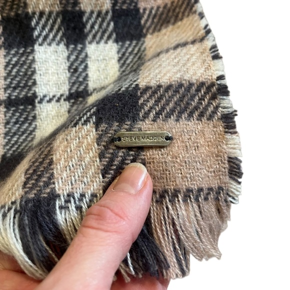 Steve Madden Black and Tan Plaid Scarf classic luxury neutral women’s - Picture 3 of 8